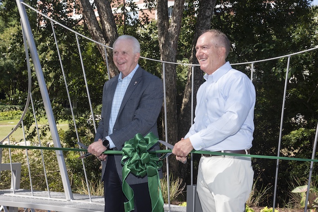 bench-is-donated-to-the-city